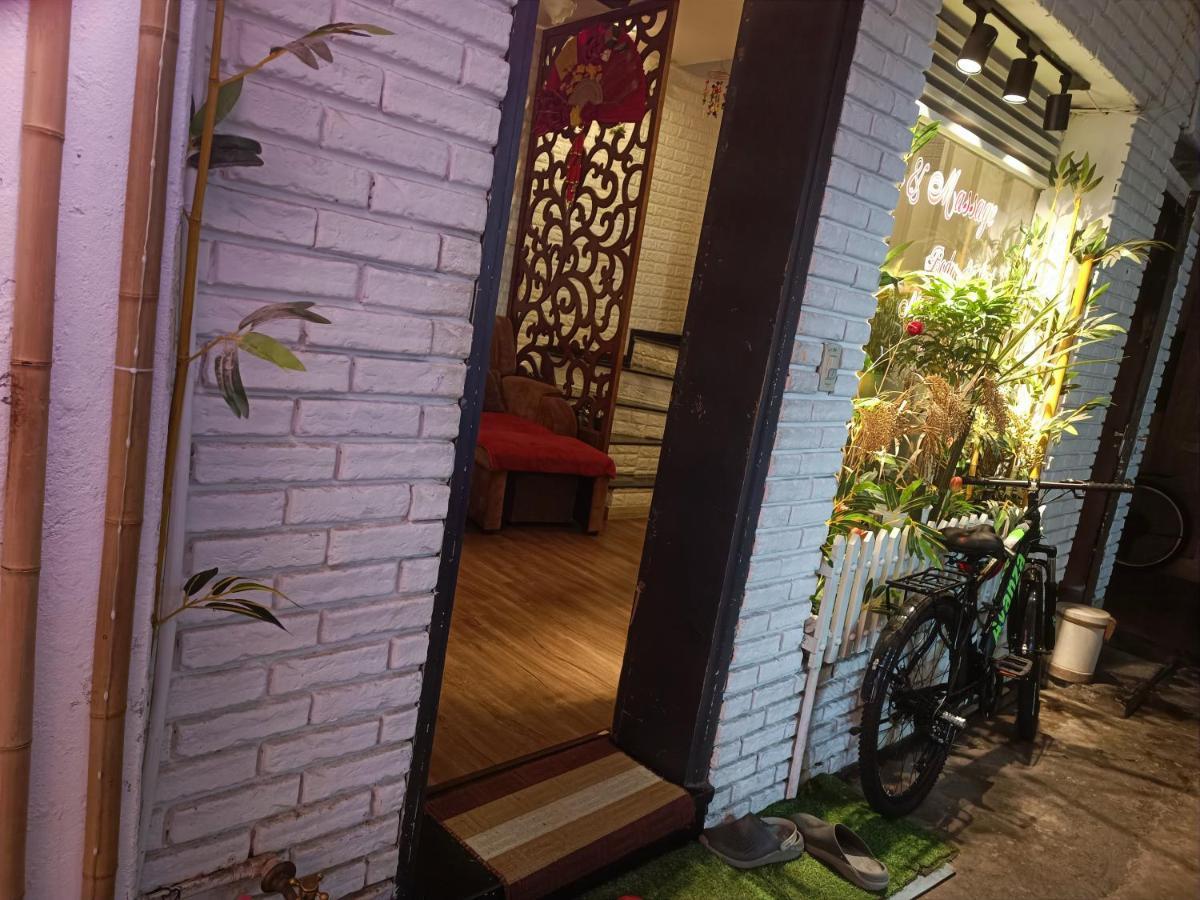 Hoan Kiem Lake Center Hanoi Exterior photo